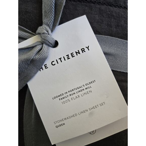 The Citizenry Stonewashed Linen Sheet Set in Charcoal - Queen - Picture 3 of 4